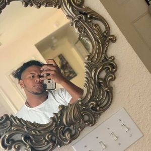 Meet your Posher, Julian